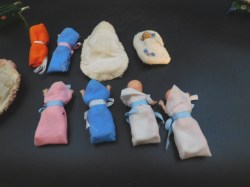 lot 8 baby dolls blankets back